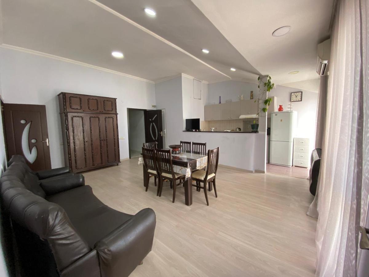 Apartment On Luka Asatiani 2 Batumi Luaran gambar