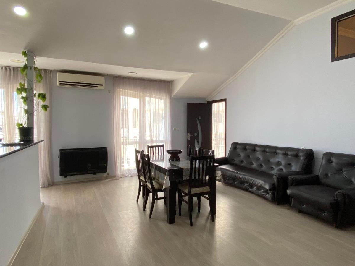 Apartment On Luka Asatiani 2 Batumi Luaran gambar