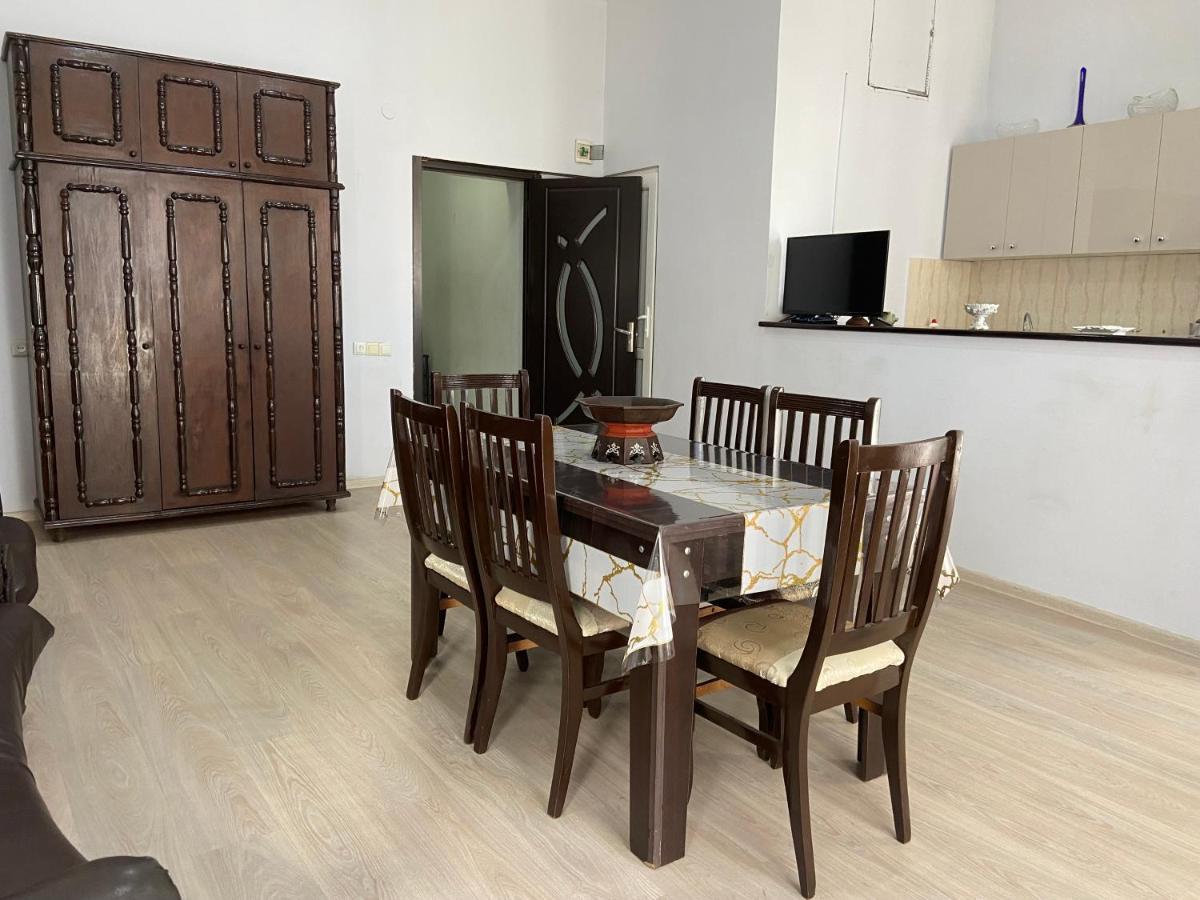 Apartment On Luka Asatiani 2 Batumi Luaran gambar