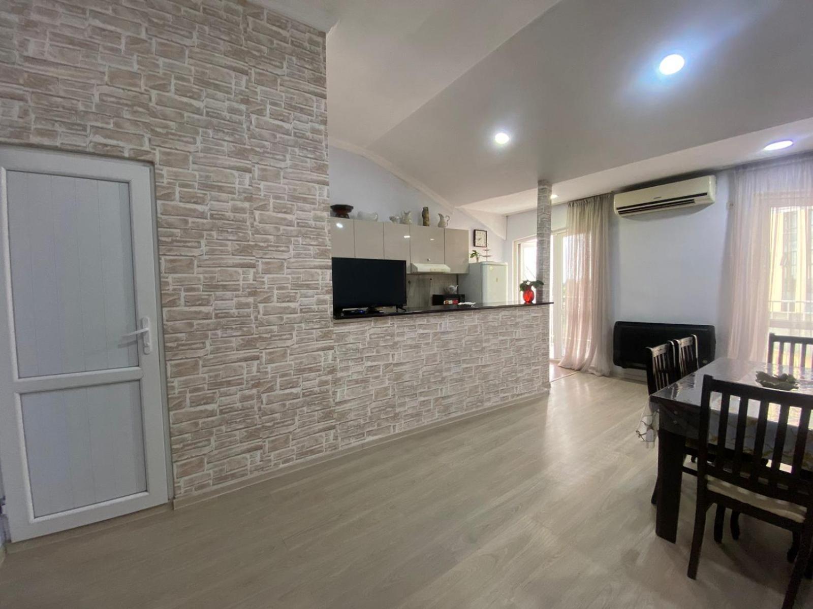 Apartment On Luka Asatiani 2 Batumi Luaran gambar